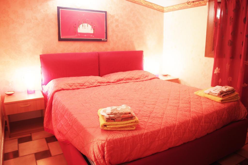 B&B Fantar House Carbonia Pokój zdjęcie