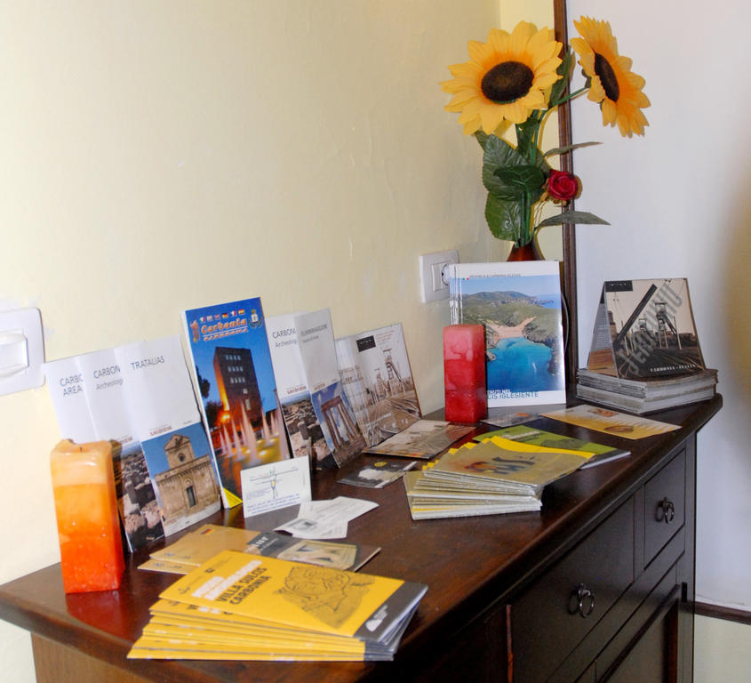 B&B Fantar House Carbonia Zewnętrze zdjęcie