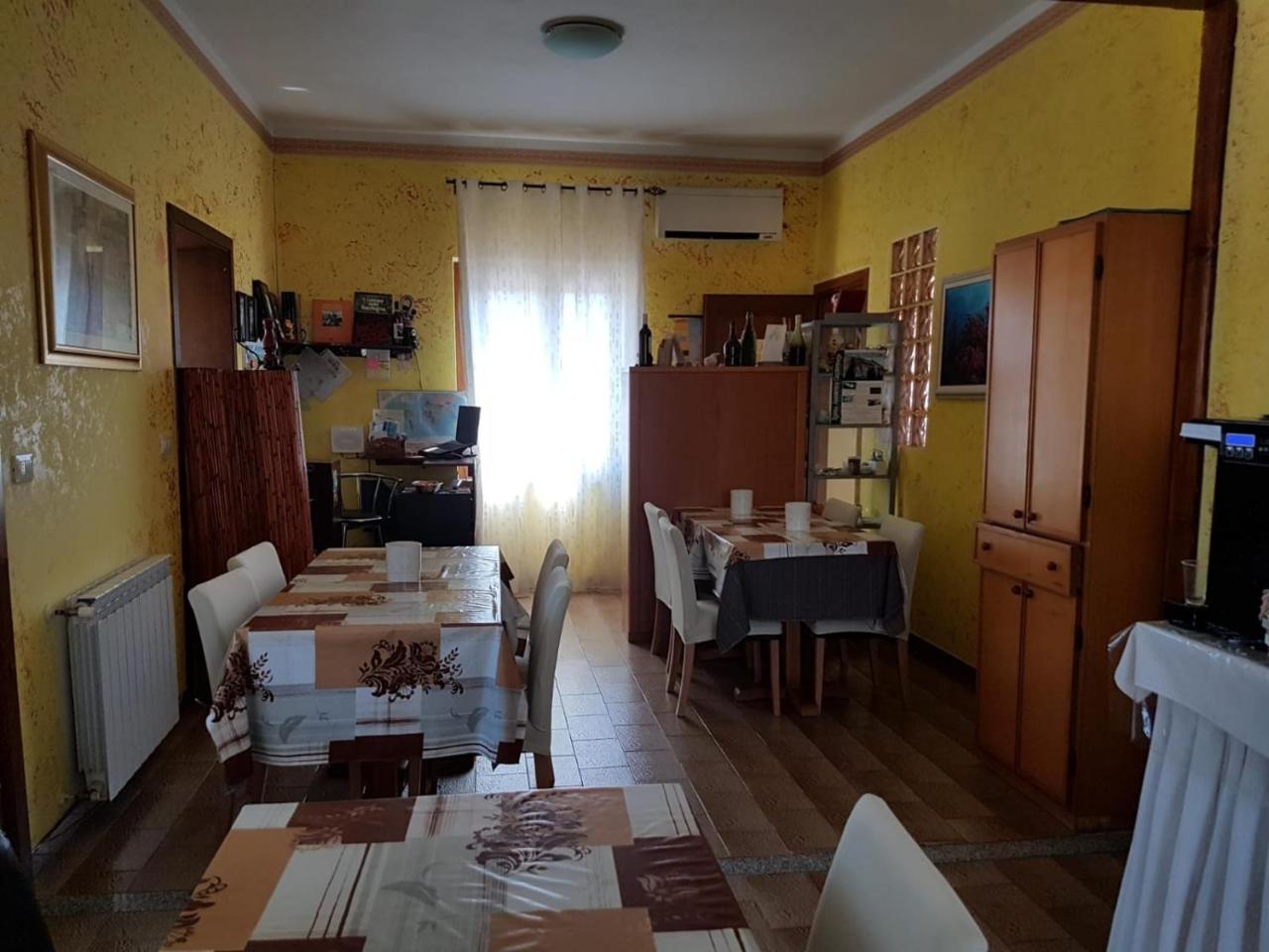 B&B Fantar House Carbonia Zewnętrze zdjęcie